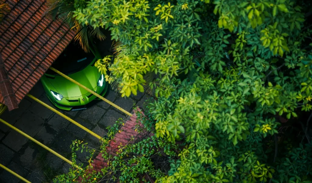 Zalety i wady wiaty garażowej ze stali. Czy warto?