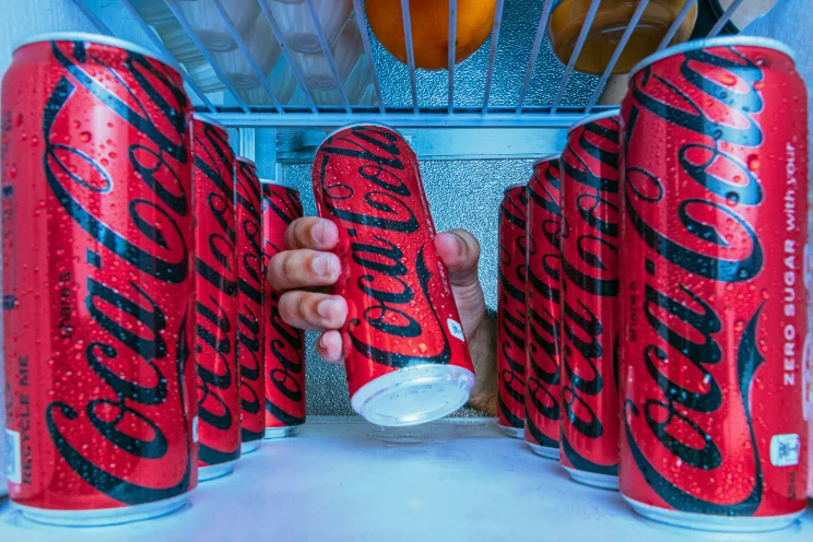 Szybkie chłodzenie napojów i zakupów – jak korzystać z funkcji Power Cool?